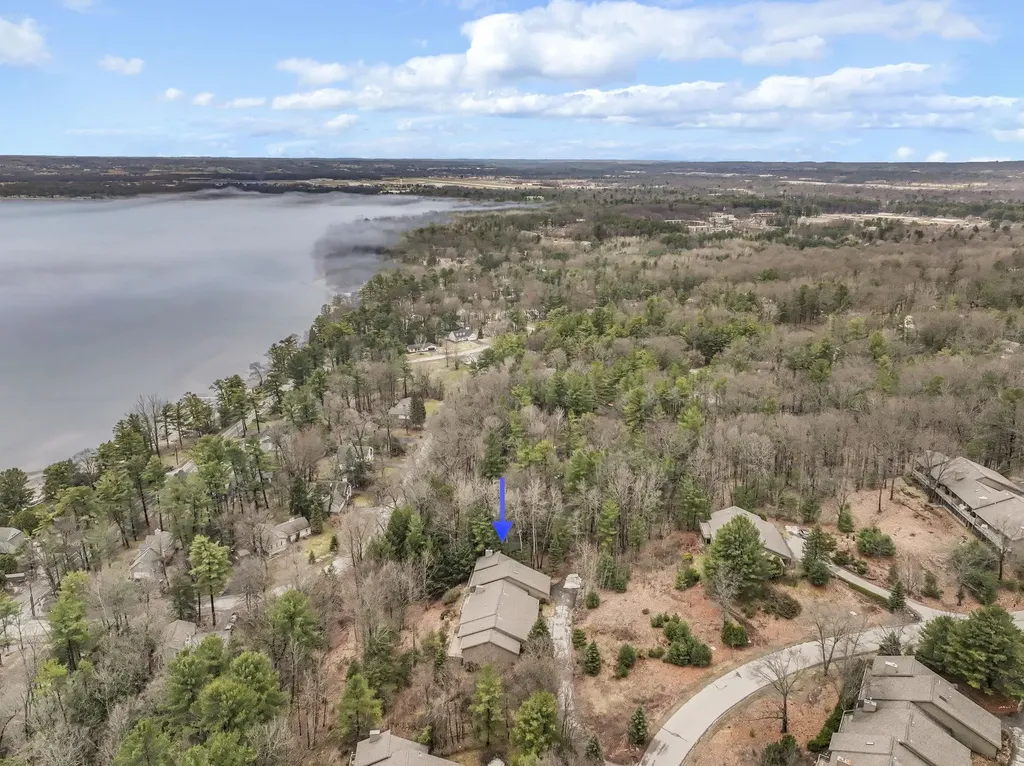 6179 Red Fox Run Peninsula Township MI 49686