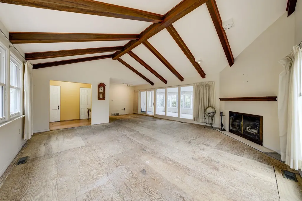 974 N Mill Street Leelanau Township MI 49670
