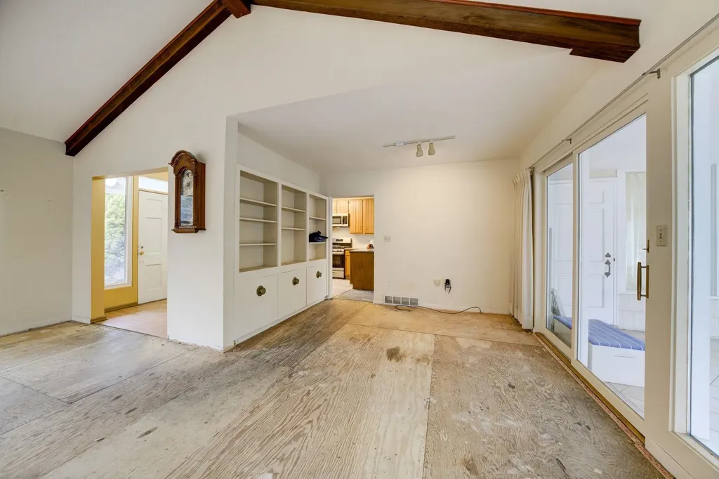 974 N Mill Street Leelanau Township MI 49670
