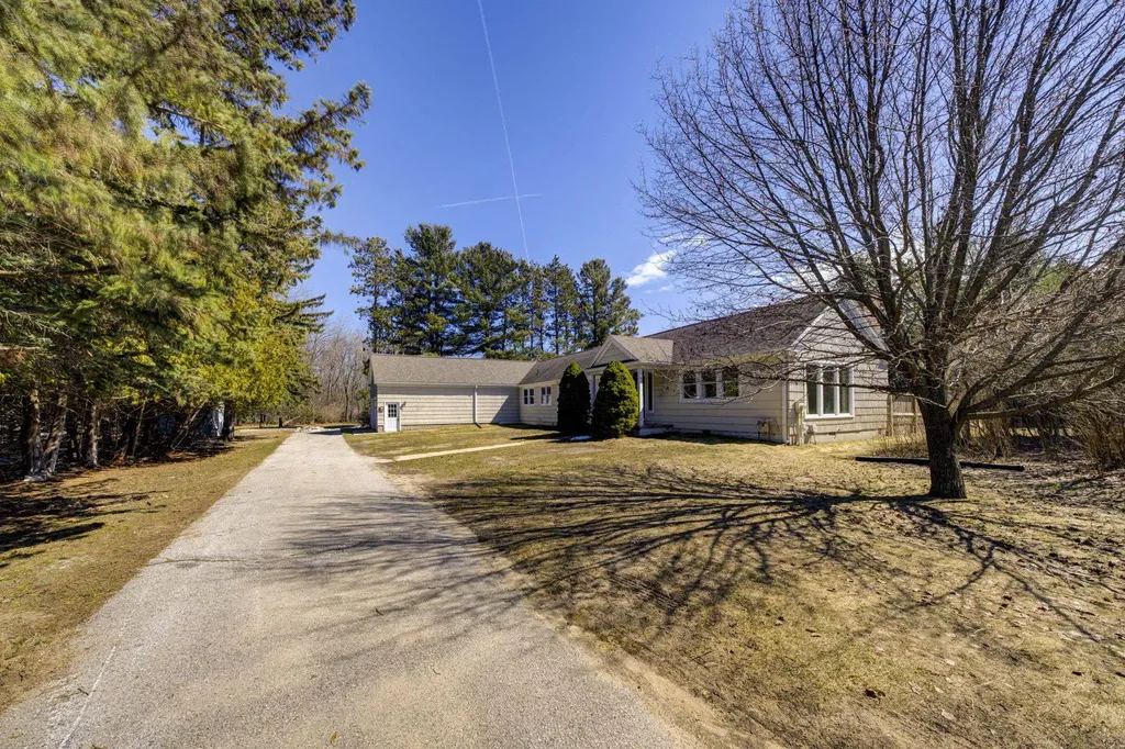 974 N Mill Street Leelanau Township MI 49670