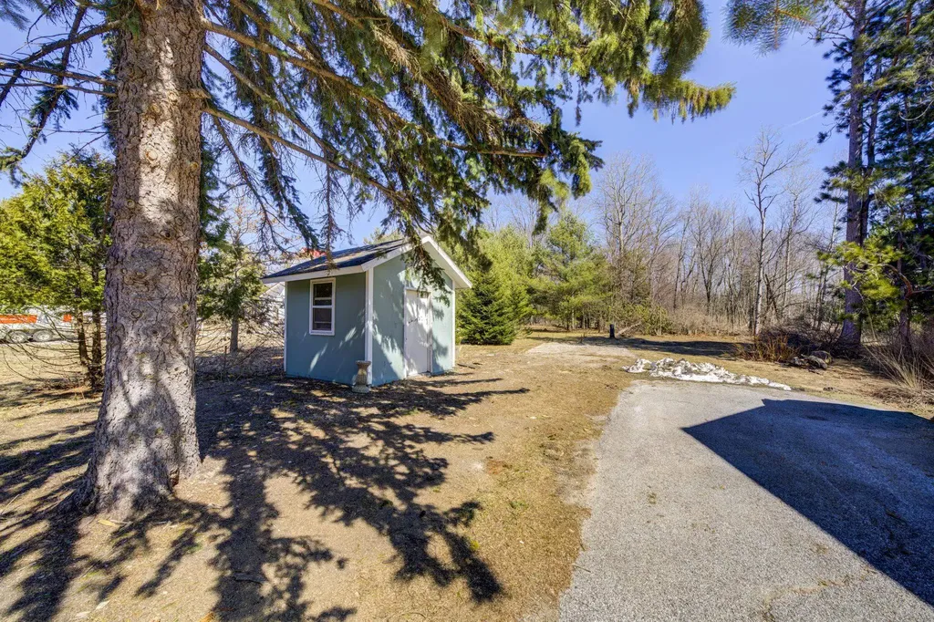 974 N Mill Street Leelanau Township MI 49670