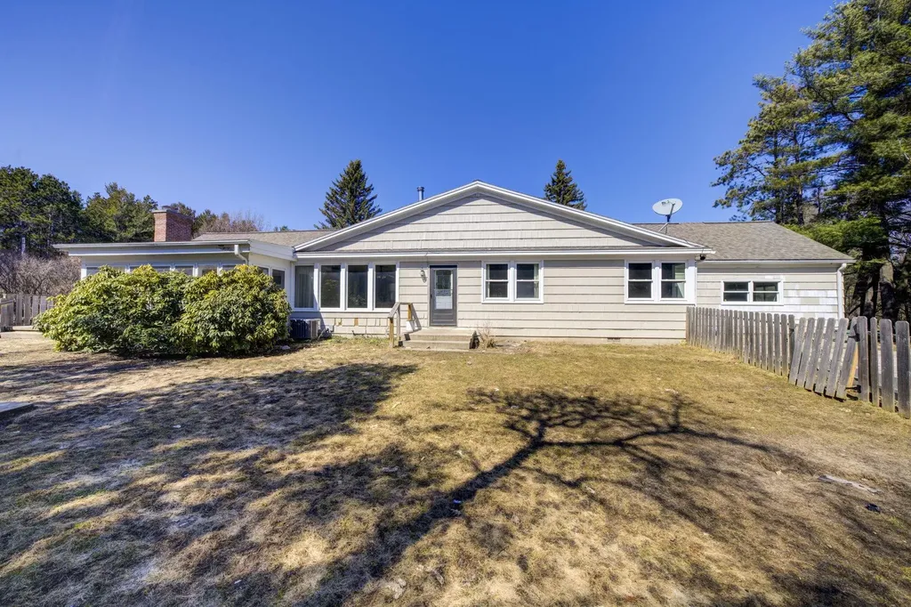 974 N Mill Street Leelanau Township MI 49670