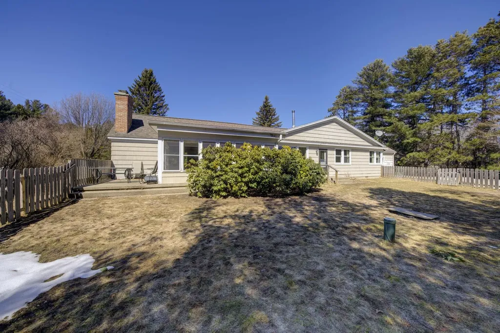 974 N Mill Street Leelanau Township MI 49670