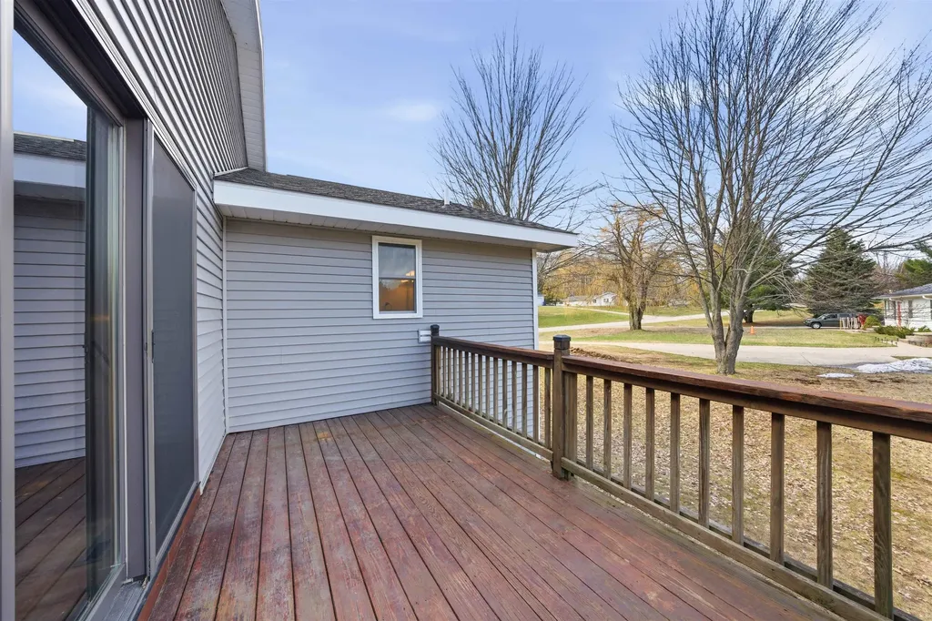 4398 & 4400 W Manhattan Long Lake Township MI 49685
