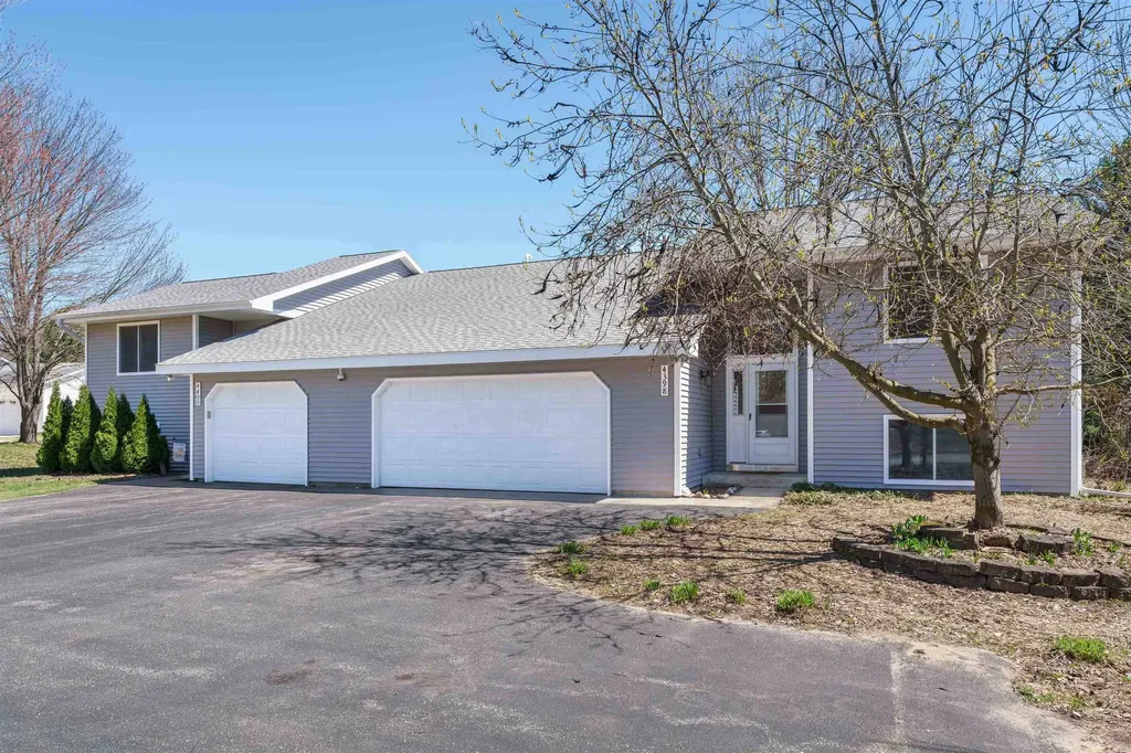 4398 & 4400 W Manhattan Long Lake Township MI 49685