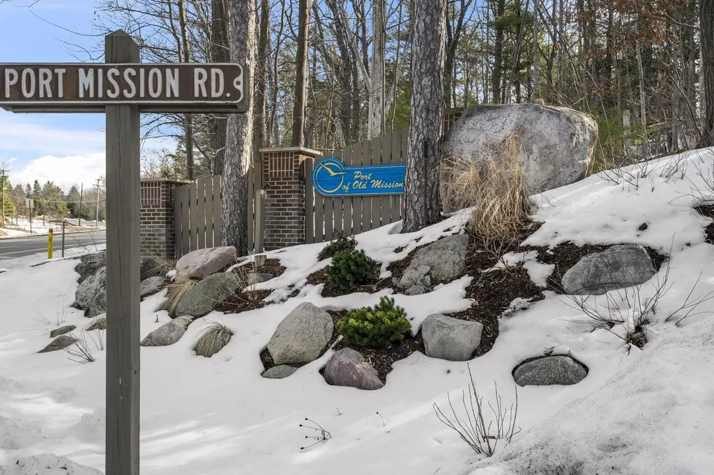 6475 Mission Ridge Peninsula Township MI 49686