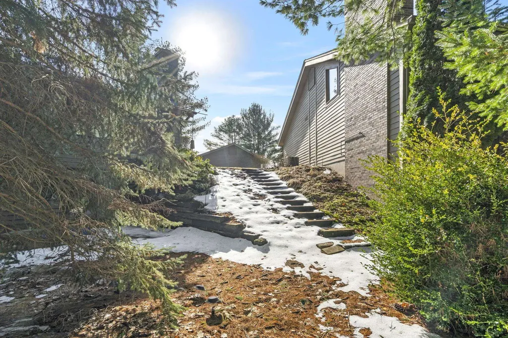 6475 Mission Ridge Peninsula Township MI 49686
