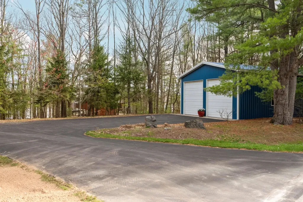 6802 Brandow Woods Long Lake Township MI 49684
