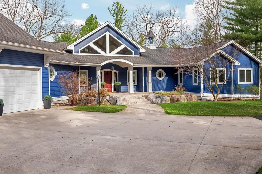 6802 Brandow Woods Long Lake Township MI 49684