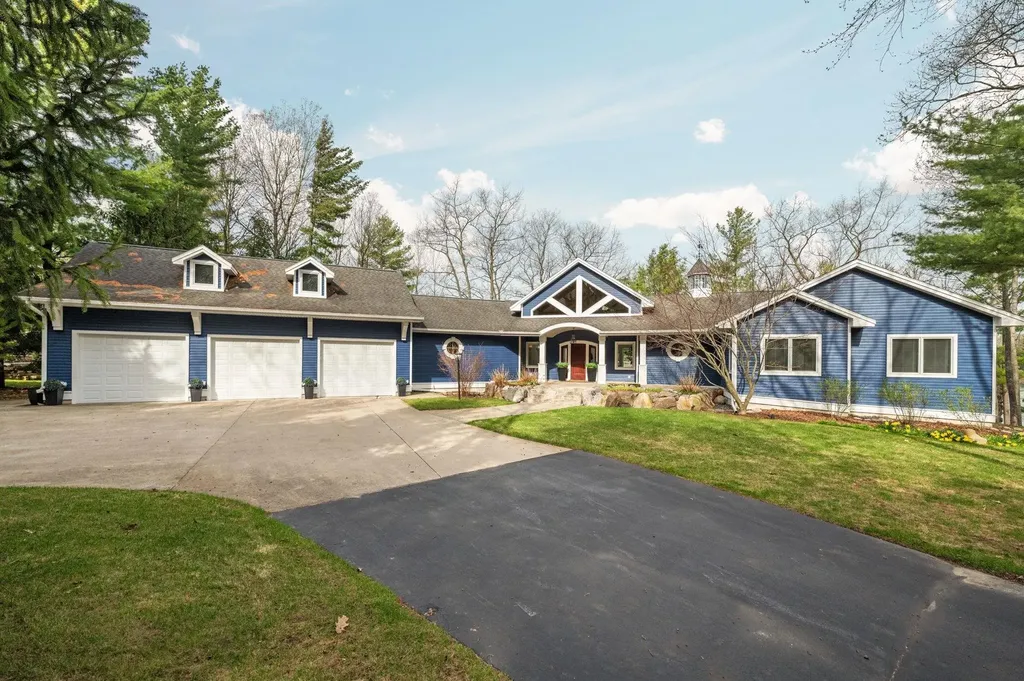 6802 Brandow Woods Long Lake Township MI 49684