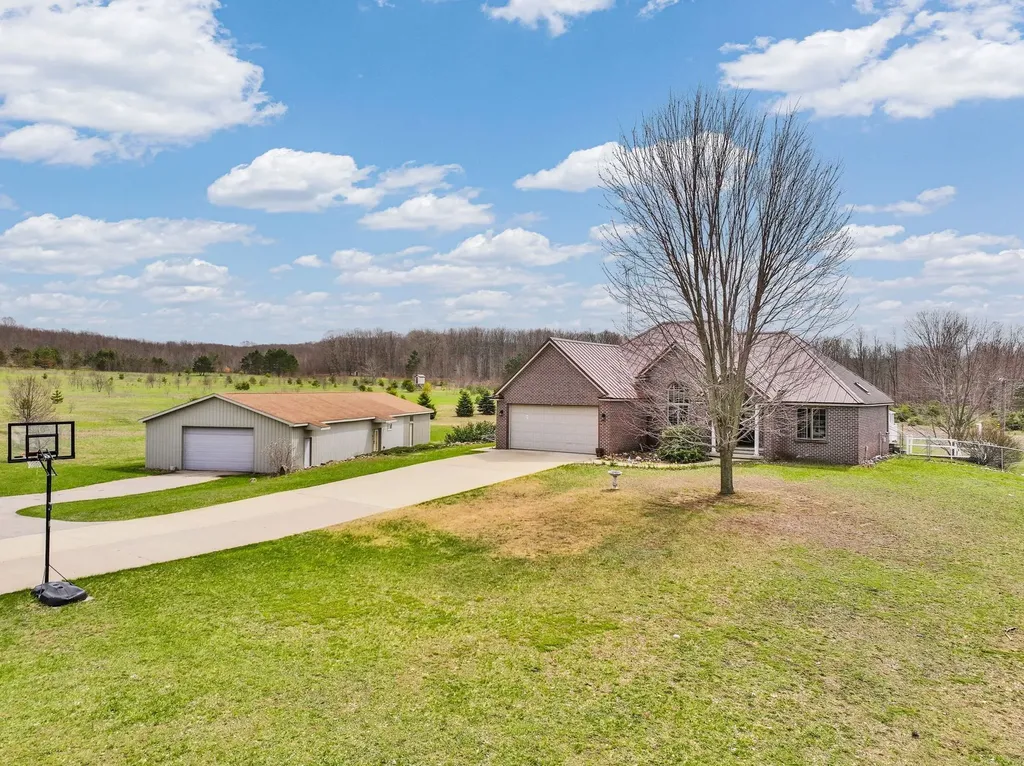 3048 E 16 Road Colfax Township MI 49663