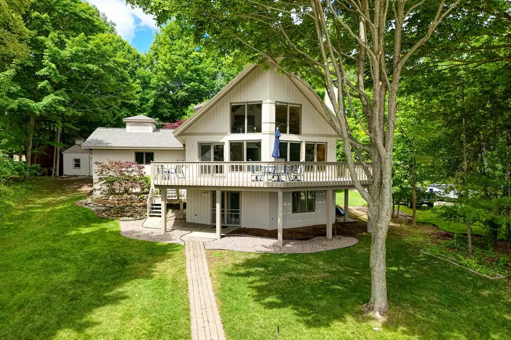 2447 N West Torch Lake Drive Torch Lake Township MI 49648