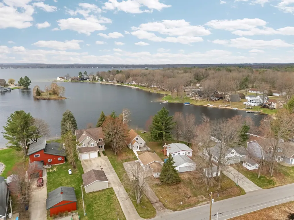 7049 W White Birch Avenue Lake Township MI 49651