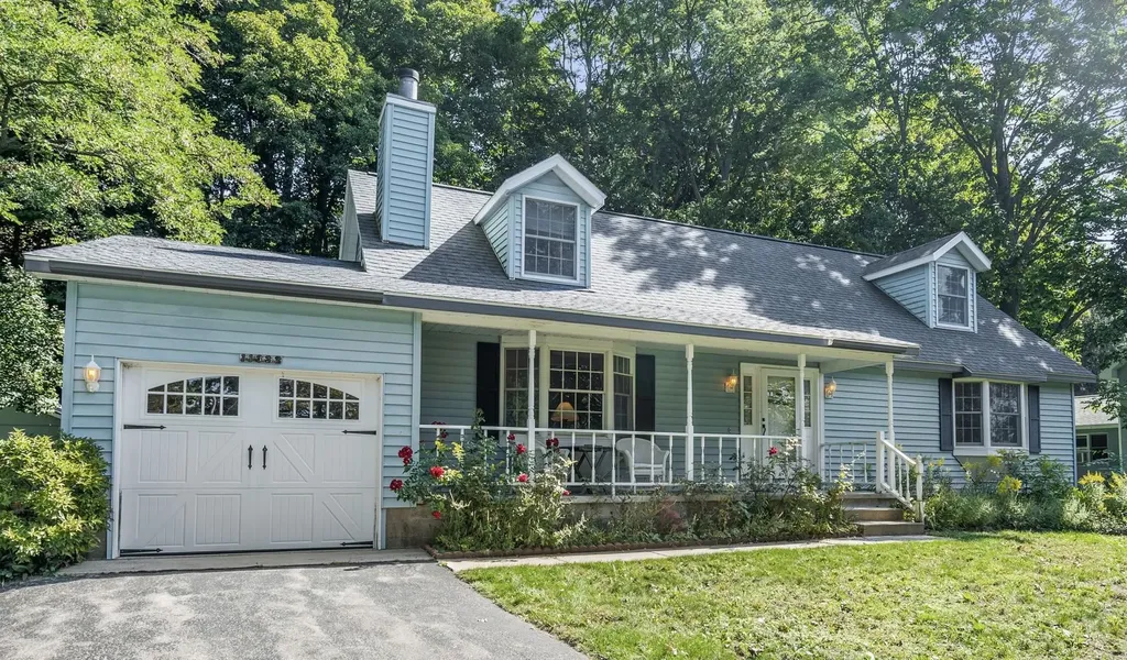 11332 Peninsula Drive Peninsula Township MI 49686