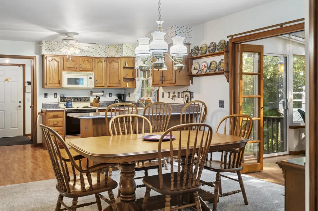 11332 Peninsula Drive Peninsula Township MI 49686