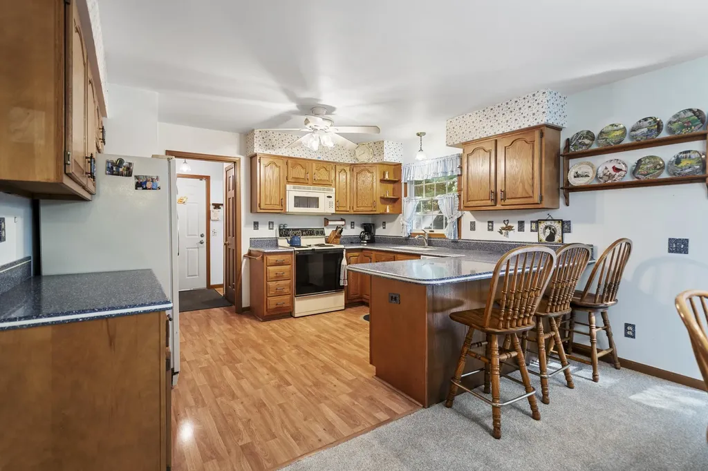 11332 Peninsula Drive Peninsula Township MI 49686