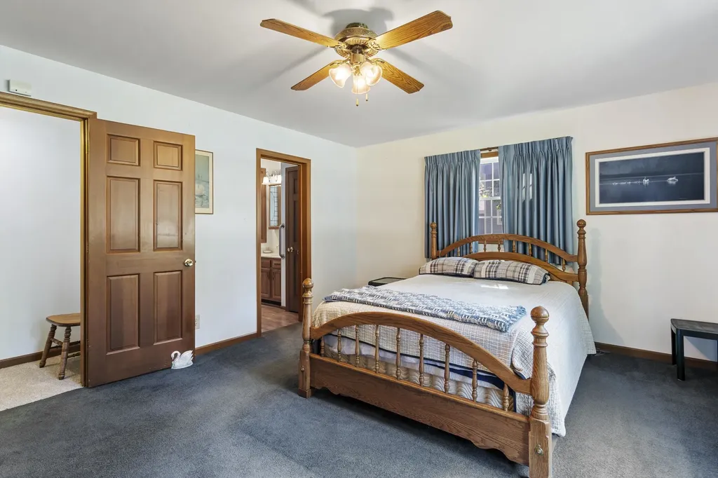 11332 Peninsula Drive Peninsula Township MI 49686