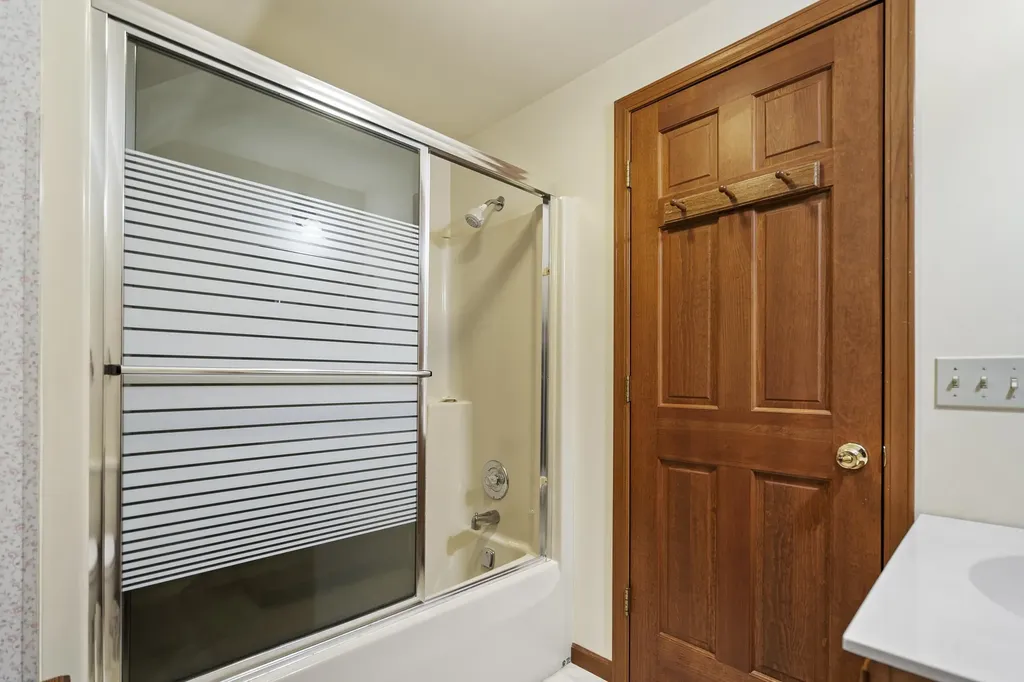 11332 Peninsula Drive Peninsula Township MI 49686
