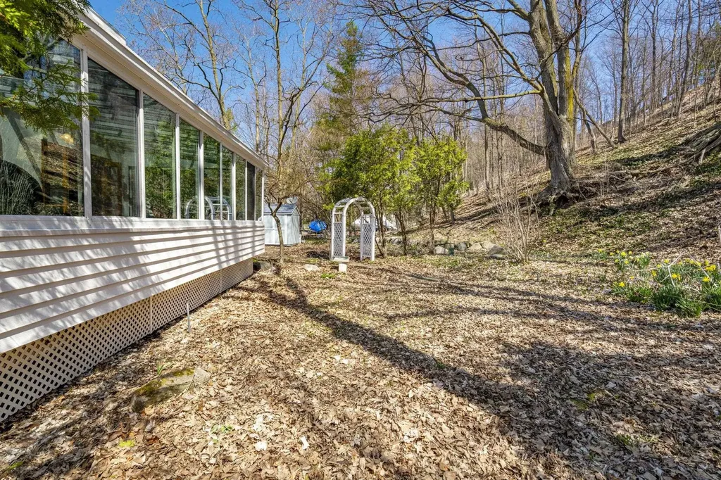 11332 Peninsula Drive Peninsula Township MI 49686