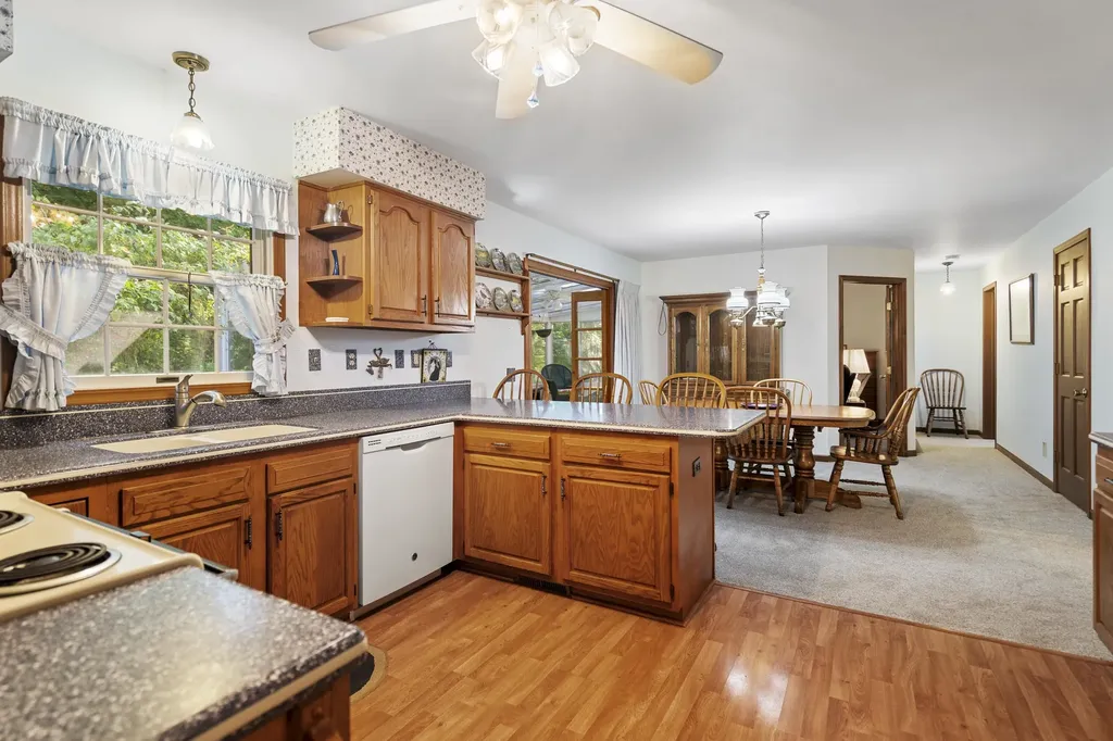 11332 Peninsula Drive Peninsula Township MI 49686