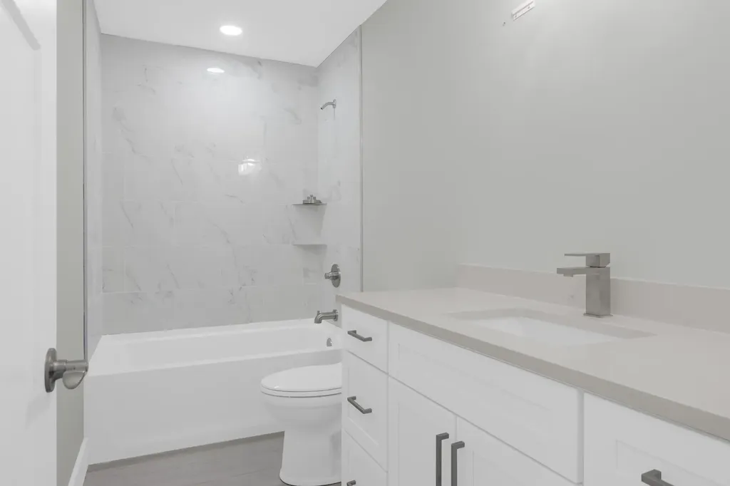 1718 Mary Lou Manor Green Lake Township MI 49643