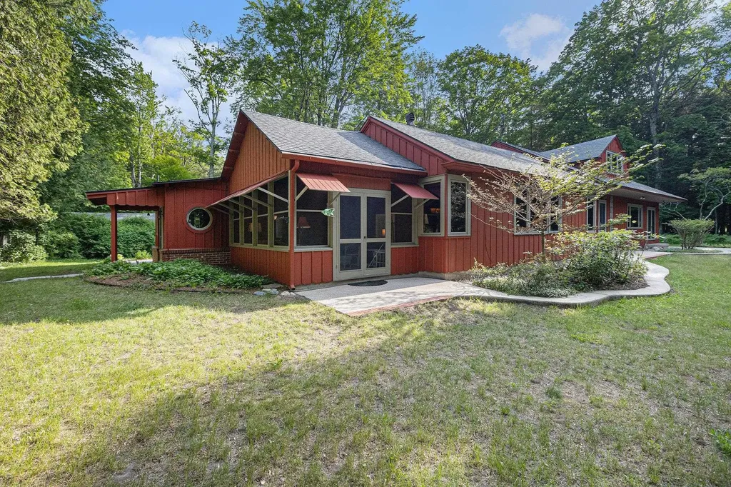 7822 W Welch Road Empire Township MI 49630