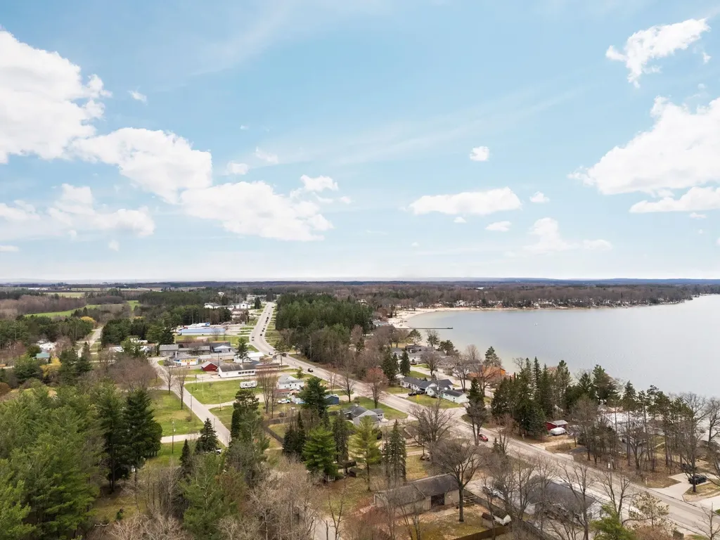 602 S King Street Lake City City MI 49651