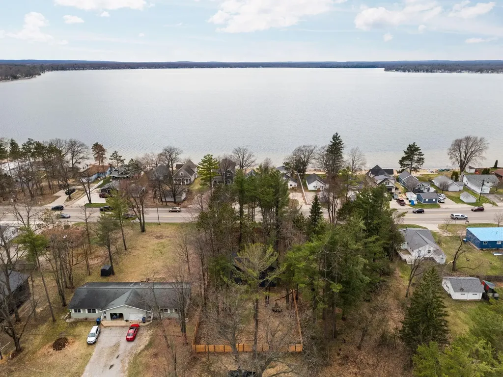 602 S King Street Lake City City MI 49651