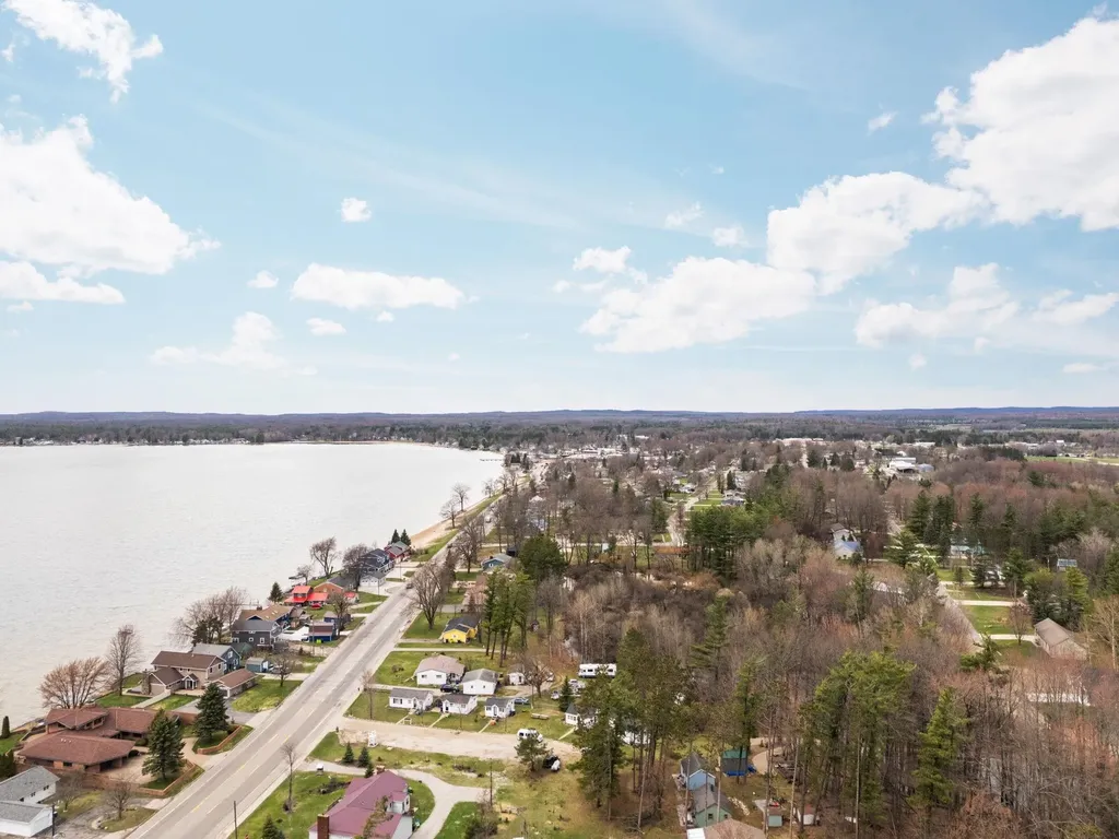 602 S King Street Lake City City MI 49651