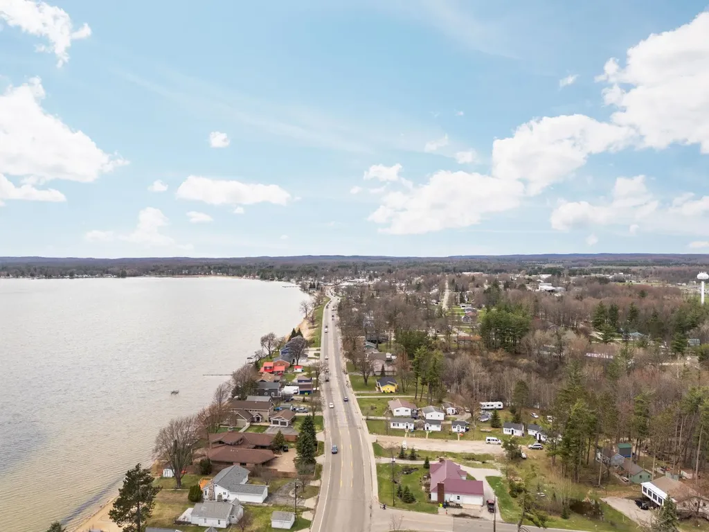 602 S King Street Lake City City MI 49651
