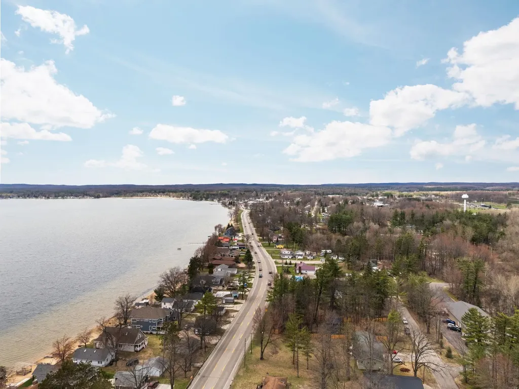 602 S King Street Lake City City MI 49651