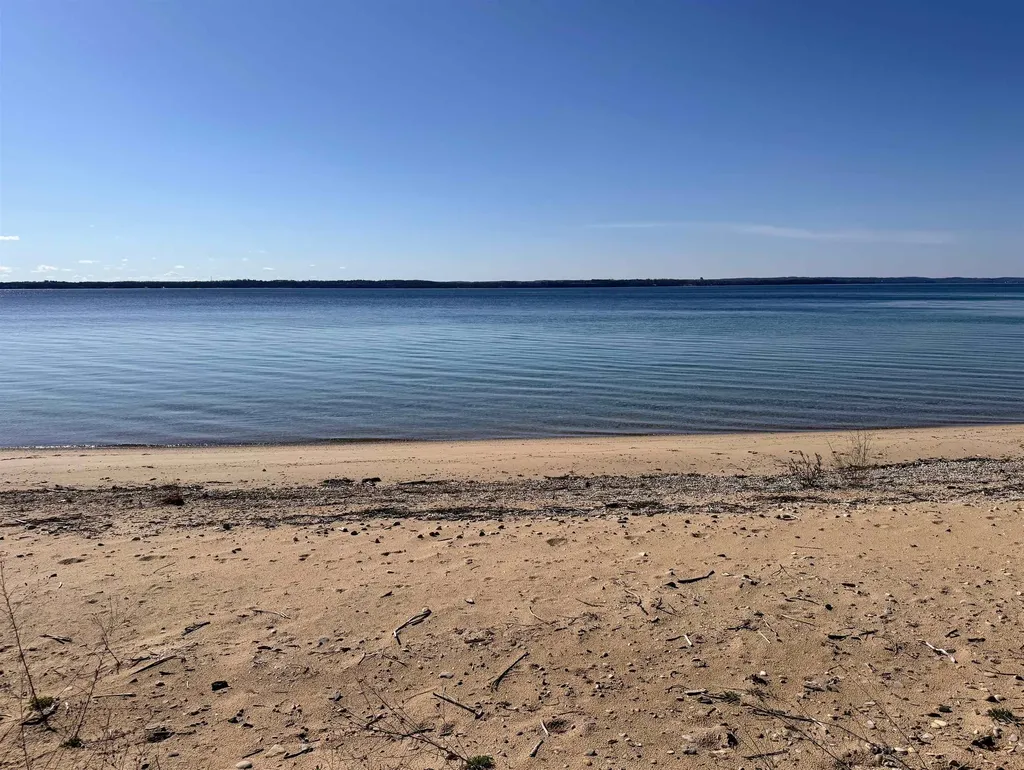 11648 Willow Point Peninsula Township MI 49686