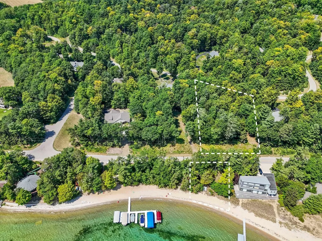 11648 Willow Point Peninsula Township MI 49686