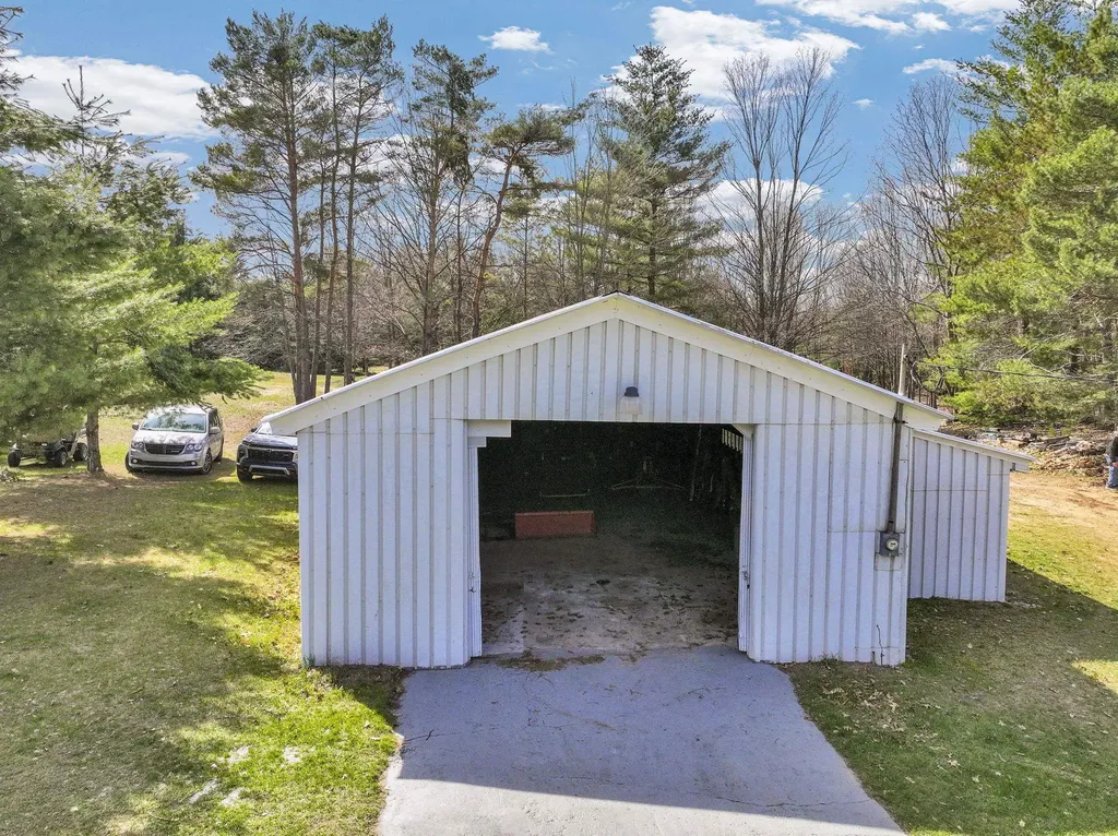 10976 E 3 Mile Road Ellsworth Township MI 49656