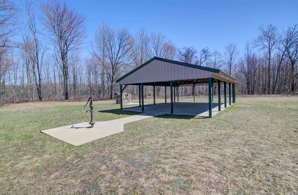 171 NE Kleehammer Club Drive Excelsior Township MI 49646