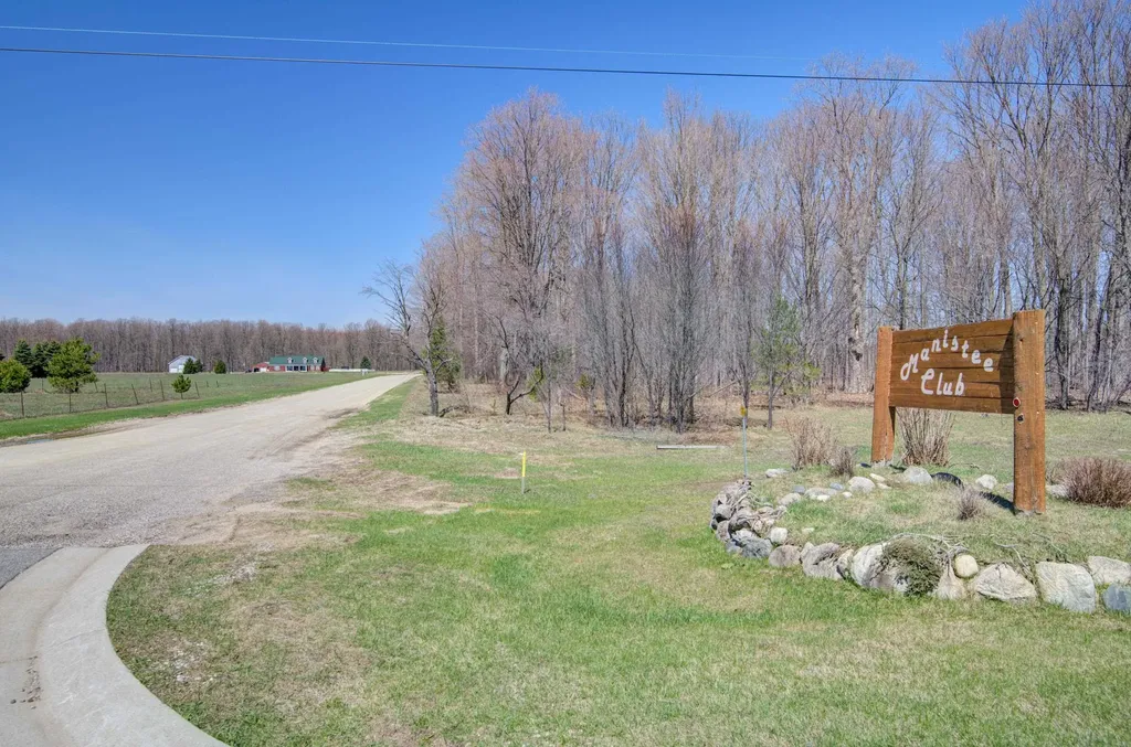 171 NE Kleehammer Club Drive Excelsior Township MI 49646