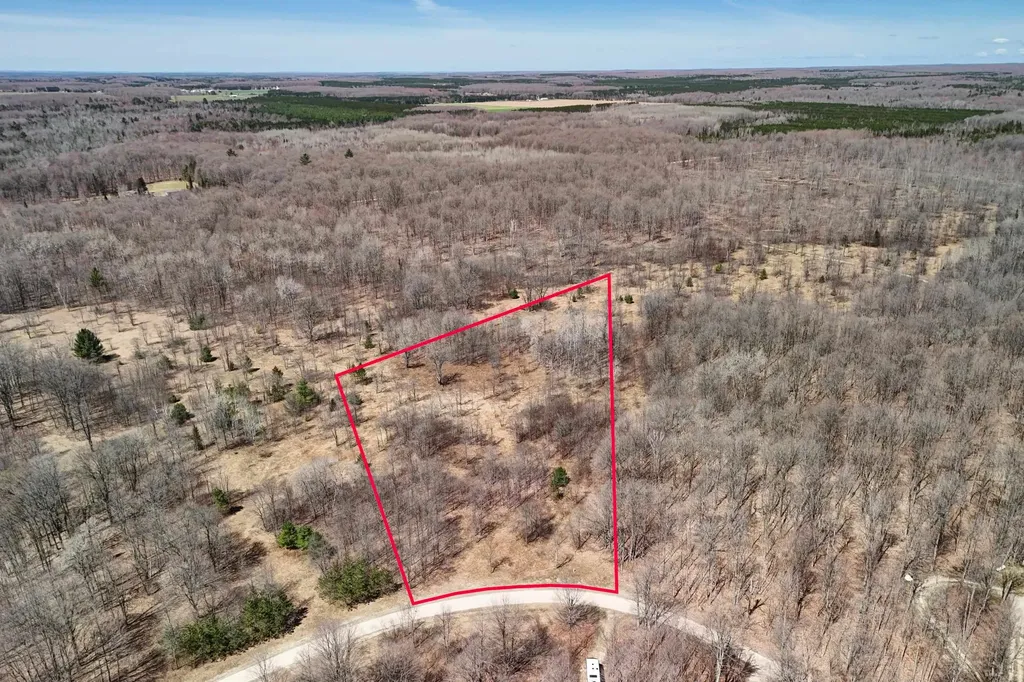 171 NE Kleehammer Club Drive Excelsior Township MI 49646