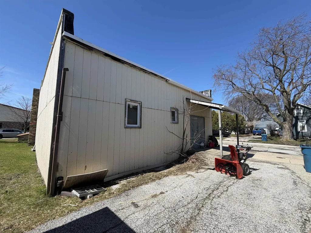 87 Division Street Manistee City MI 49660