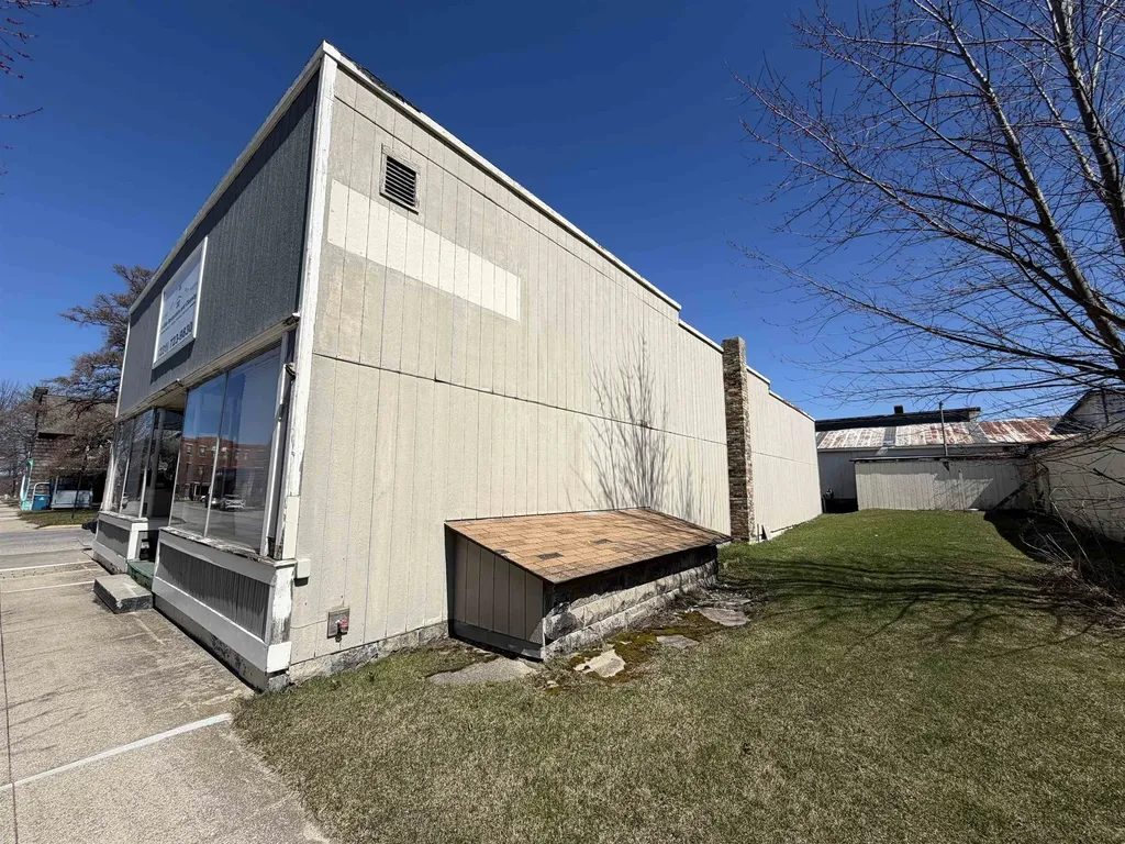 87 Division Street Manistee City MI 49660