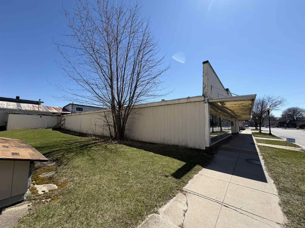 87 Division Street Manistee City MI 49660