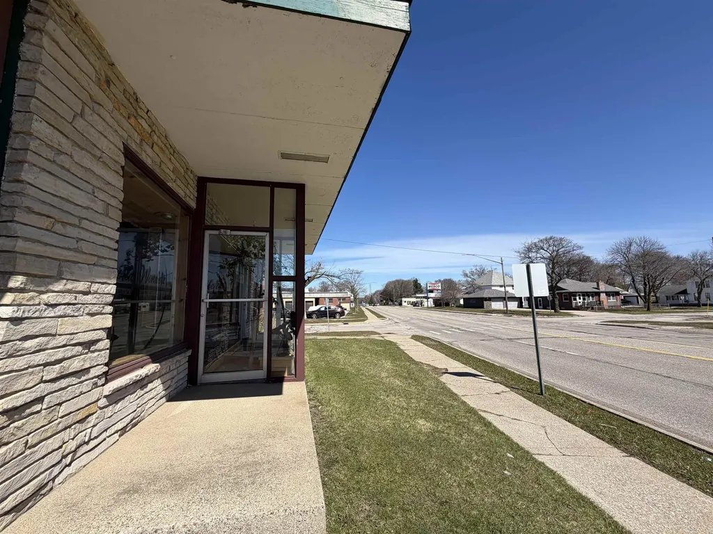 87 Division Street Manistee City MI 49660