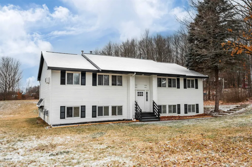 1627 Rasho Road East Bay Township MI 49696