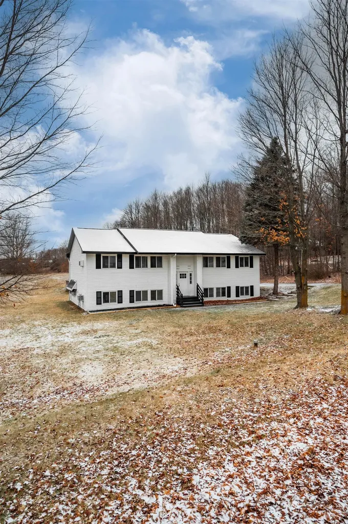 1627 Rasho Road East Bay Township MI 49696
