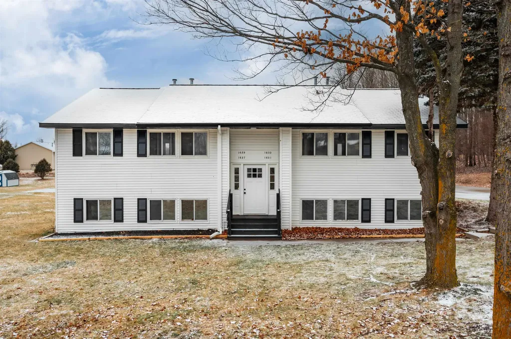 1627 Rasho Road East Bay Township MI 49696