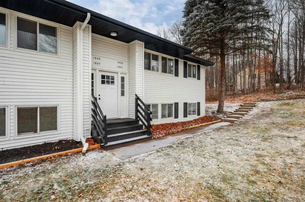 1627 Rasho Road East Bay Township MI 49696