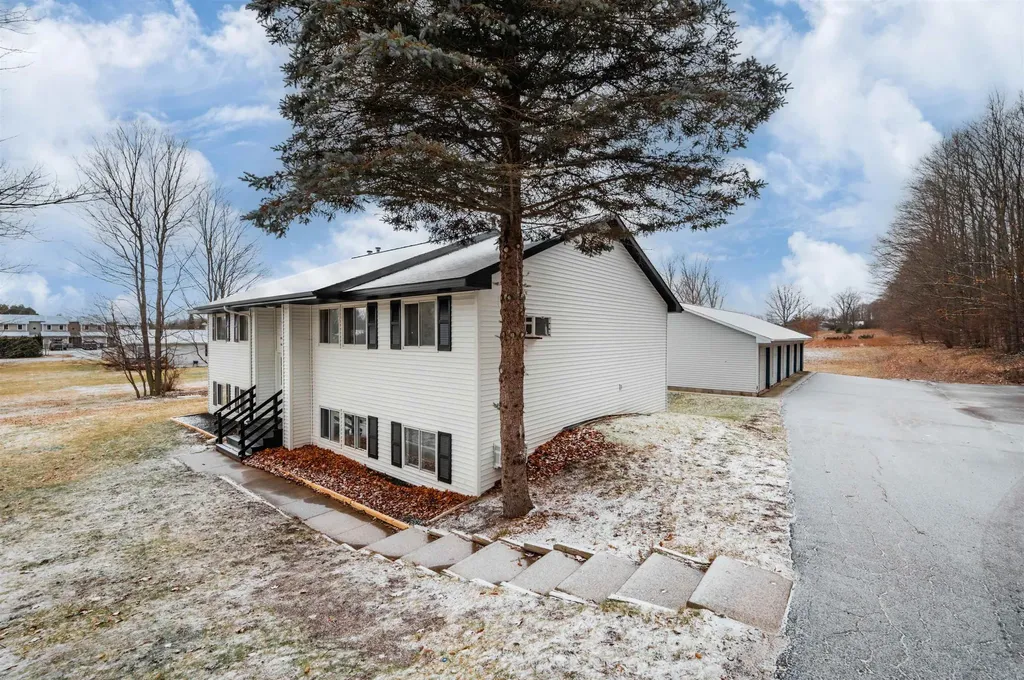 1627 Rasho Road East Bay Township MI 49696