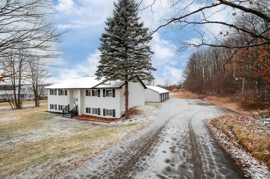 1627 Rasho Road East Bay Township MI 49696