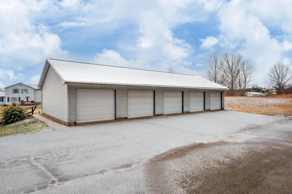 1627 Rasho Road East Bay Township MI 49696