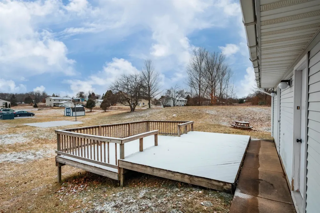 1627 Rasho Road East Bay Township MI 49696