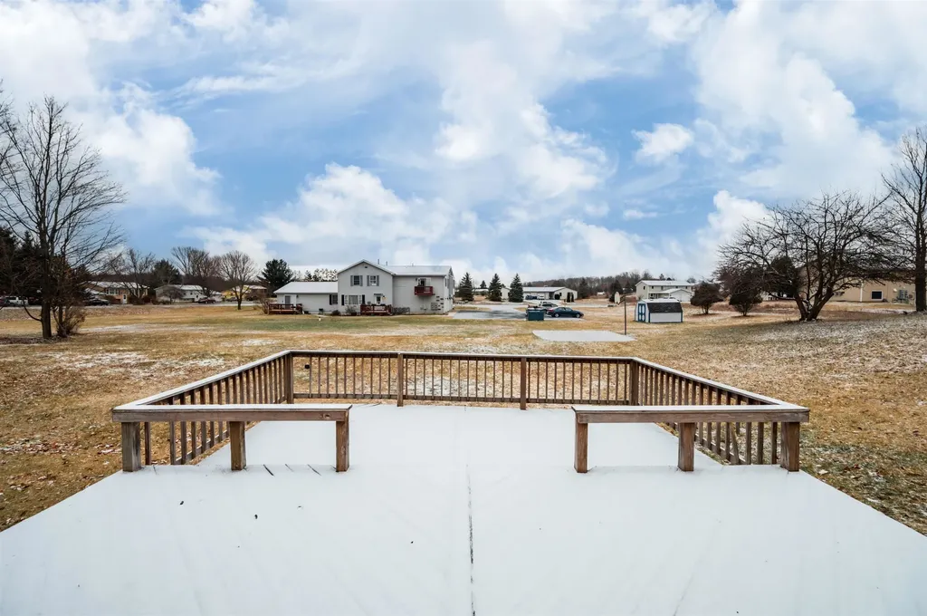 1627 Rasho Road East Bay Township MI 49696